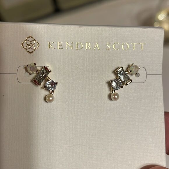 Kendra Scott Earrings - Picture 4 of 5
